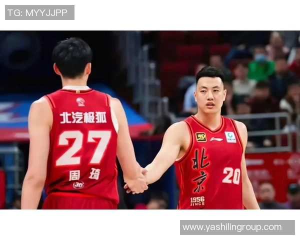 上海篮球队个人能力引发热议球迷对球员表现的看法各异